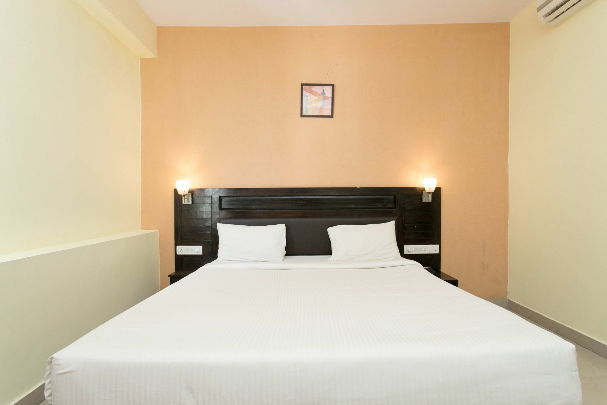 Oyo 10378 Hotel Hibiscus Mayflower Bengaluru Kültér fotó