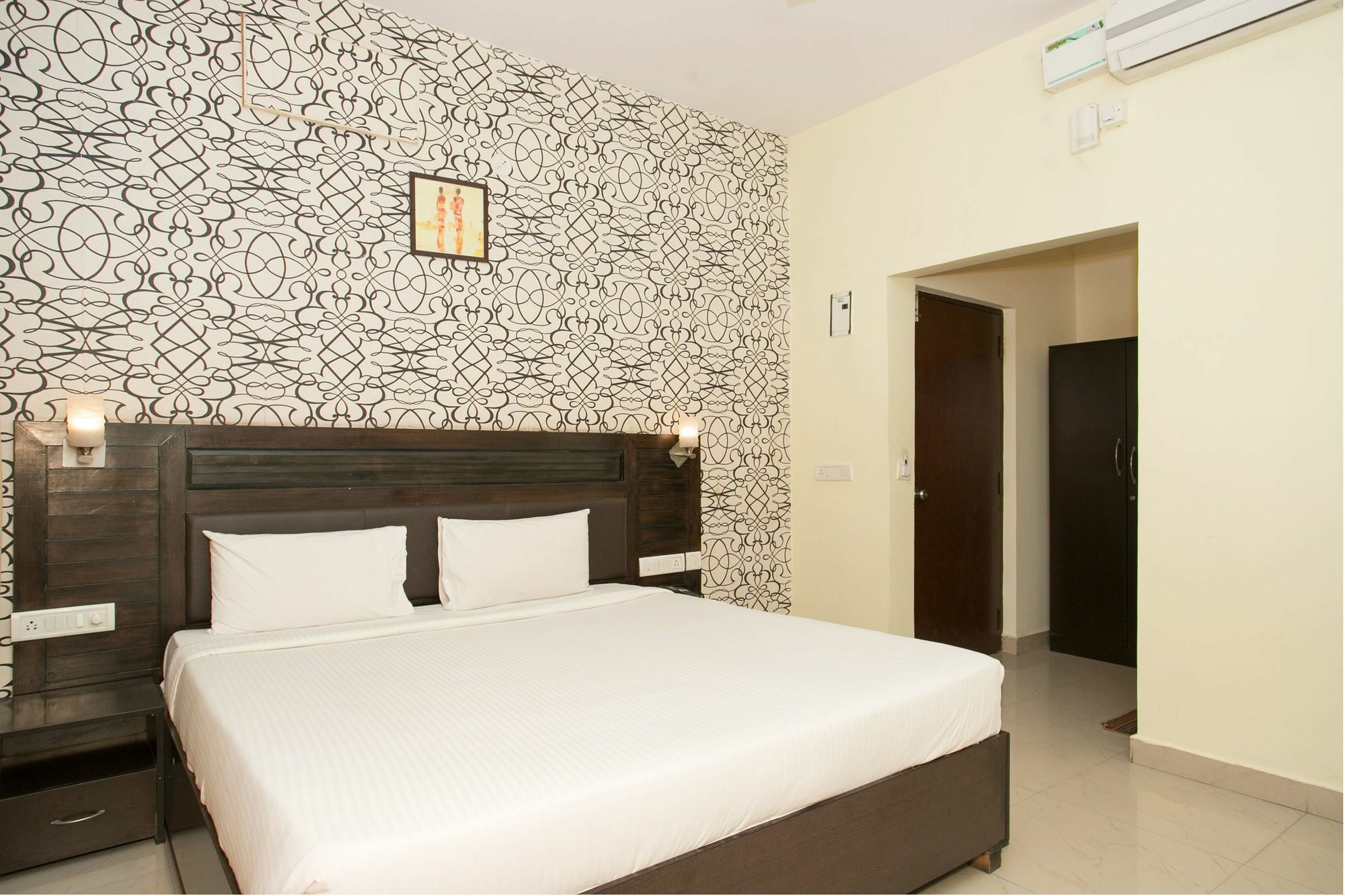 Oyo 10378 Hotel Hibiscus Mayflower Bengaluru Kültér fotó