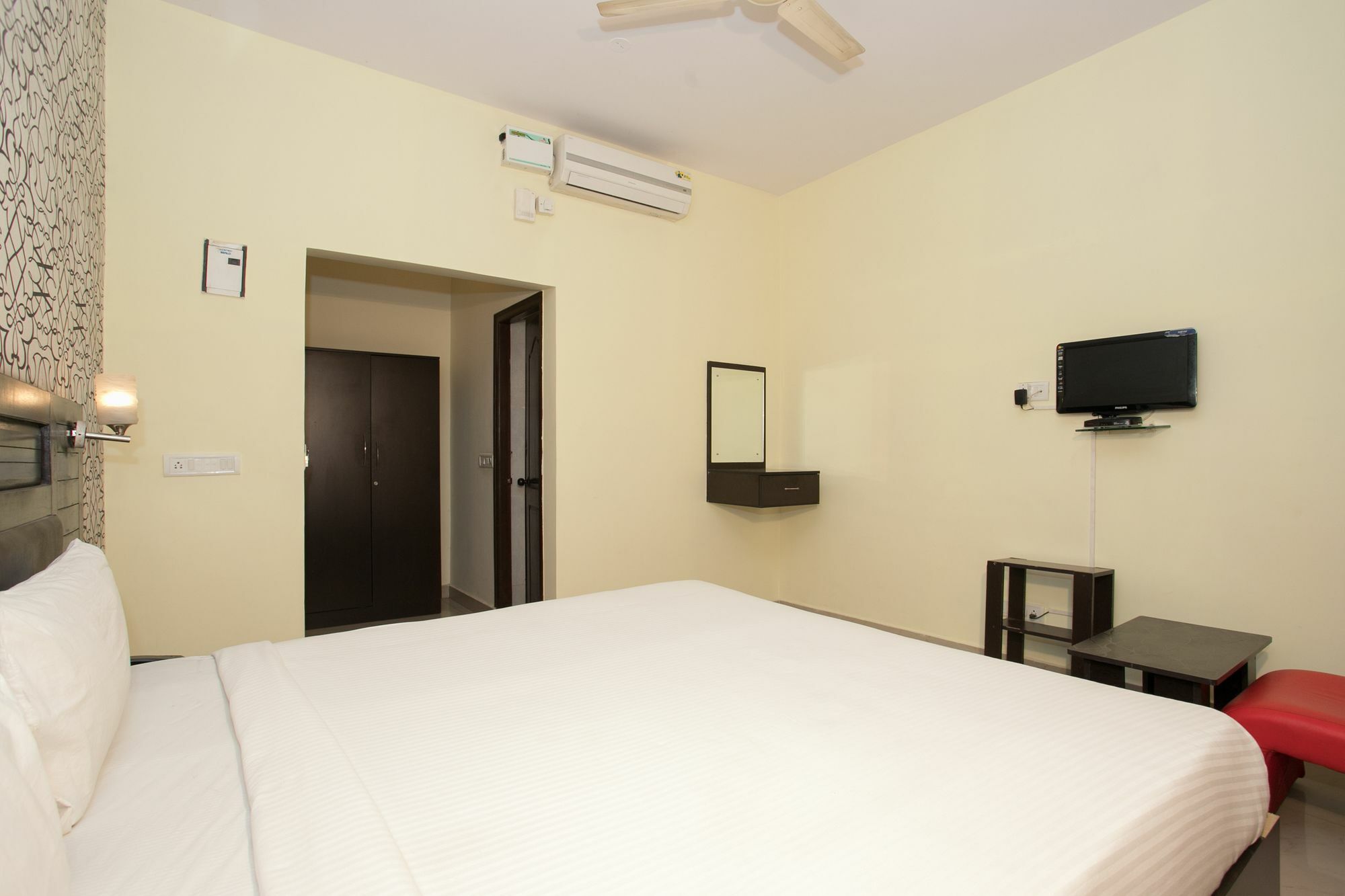 Oyo 10378 Hotel Hibiscus Mayflower Bengaluru Kültér fotó