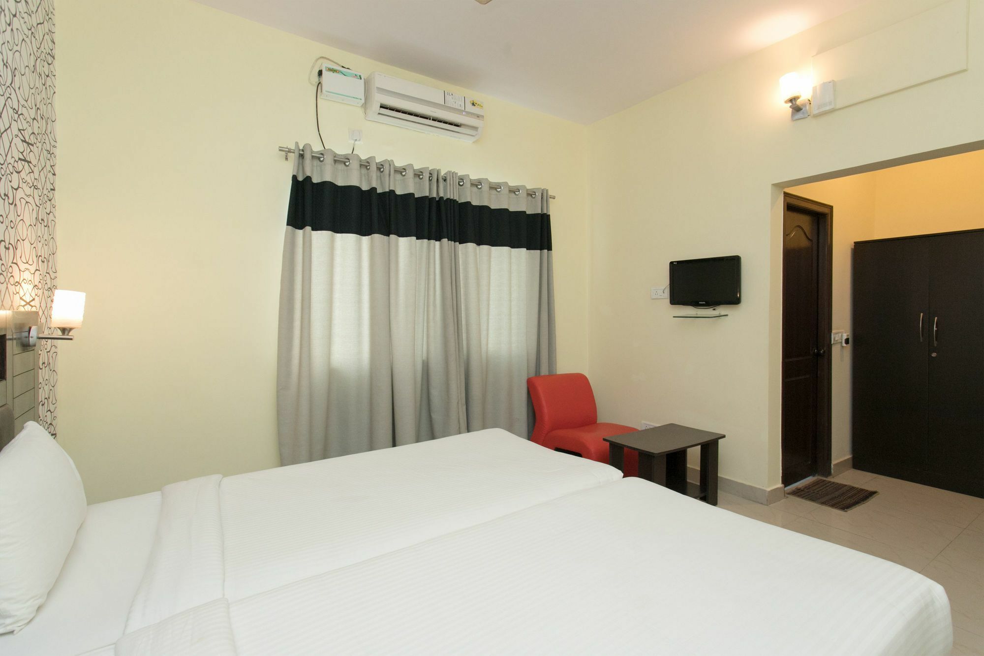 Oyo 10378 Hotel Hibiscus Mayflower Bengaluru Kültér fotó