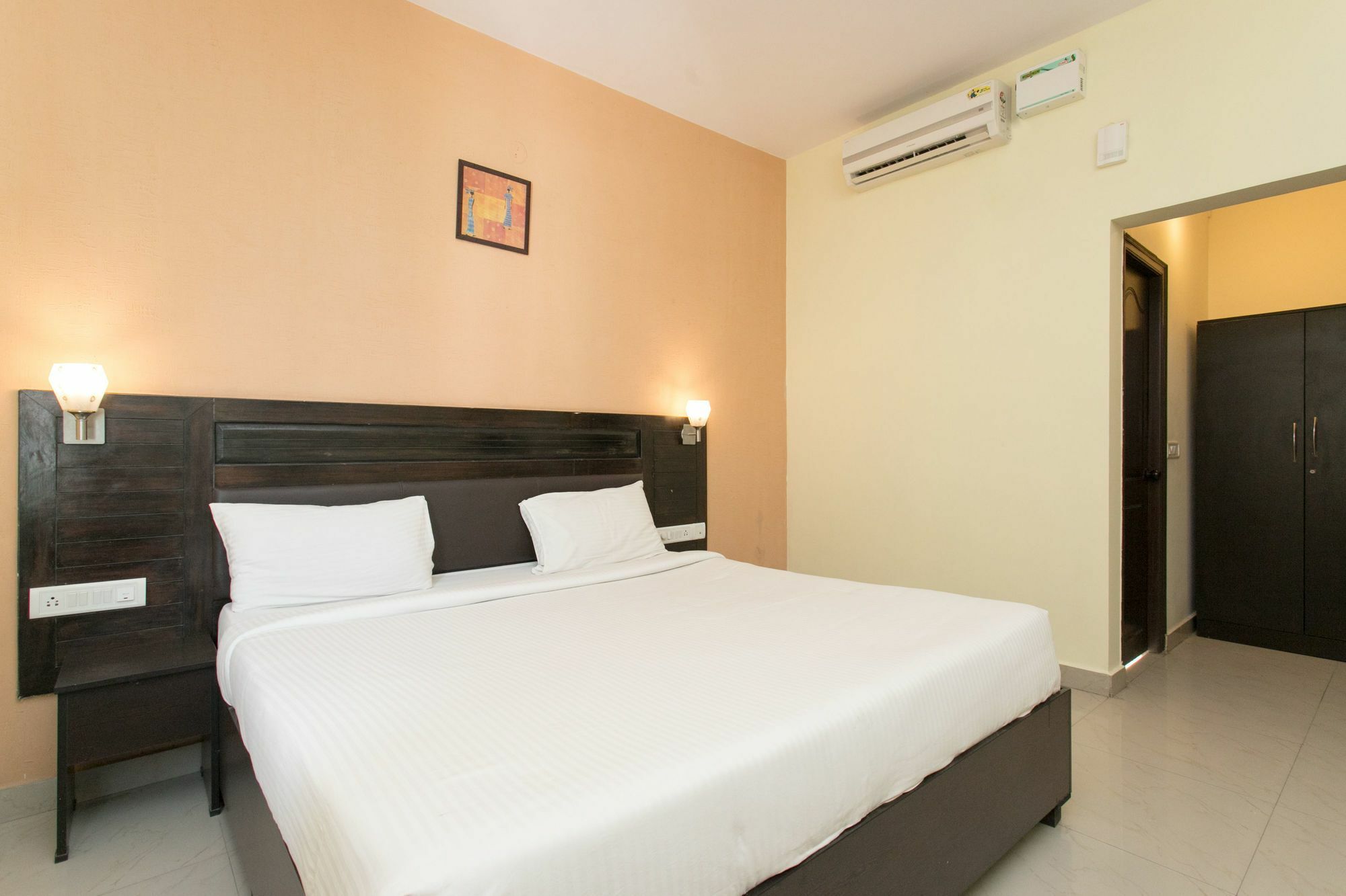 Oyo 10378 Hotel Hibiscus Mayflower Bengaluru Kültér fotó